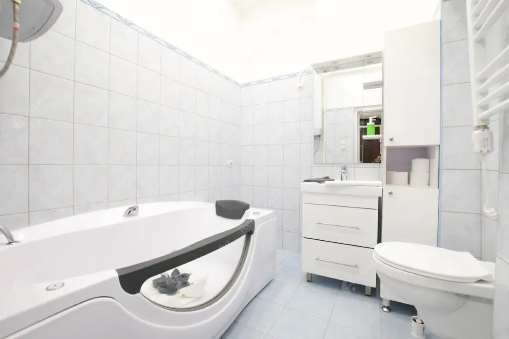 Kiadó albérlet 280000 Ft/hó áron: Budapest, V. kerület  Zoltán utca. Mérete: 65 nm, 1 szobás | Alberlet.hu - 6584664