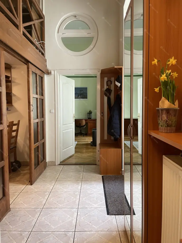 Kiadó albérlet 300000 Ft/hó áron: Budapest, V. kerület  Zrínyi utca. Mérete: 68 nm, 1 szobás | Alberlet.hu - 6639824