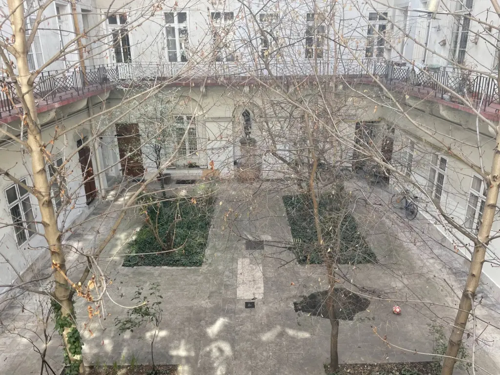 Kiadó albérlet 300000 Ft/hó áron: Budapest, V. kerület  Zrínyi utca. Mérete: 68 nm, 1 szobás | Alberlet.hu - 6639828