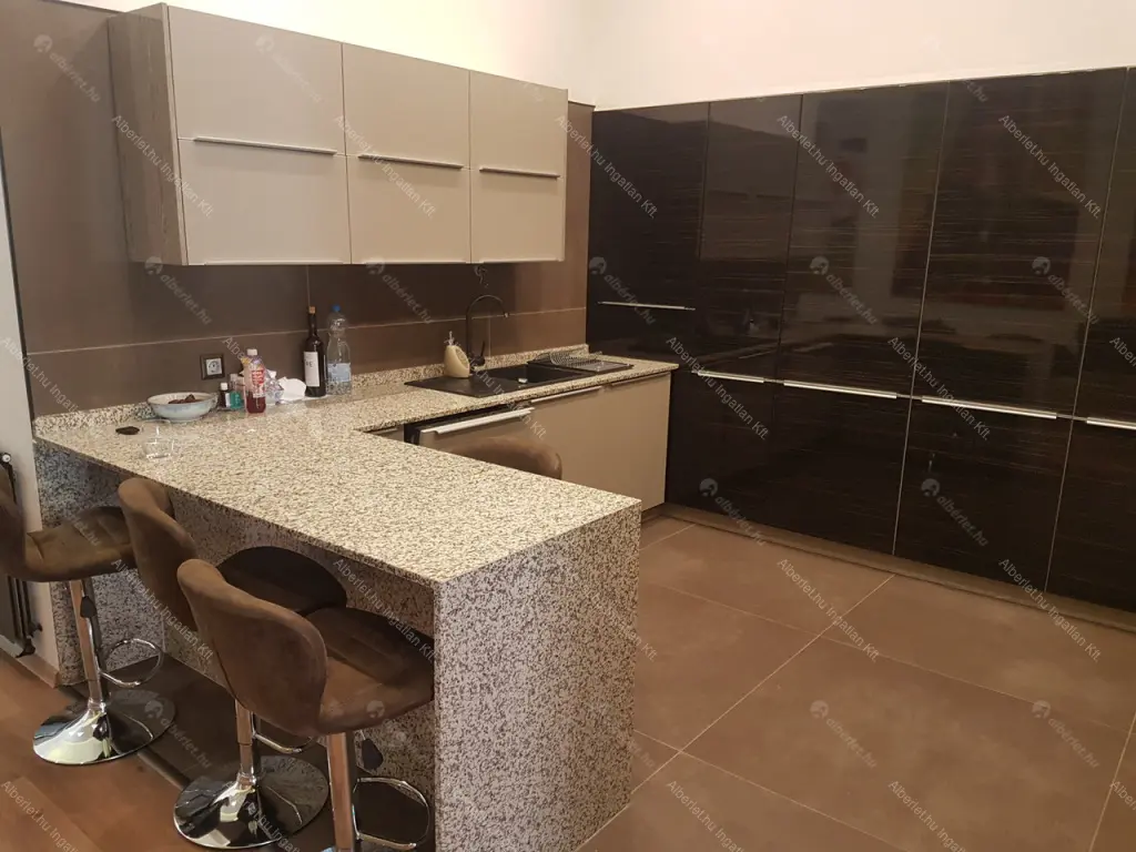 Kiadó albérlet 1047000 Ft/hó áron: Budapest, VI. kerület  Andrássy út. Mérete: 100 nm, 3 szobás | Alberlet.hu - 6687375