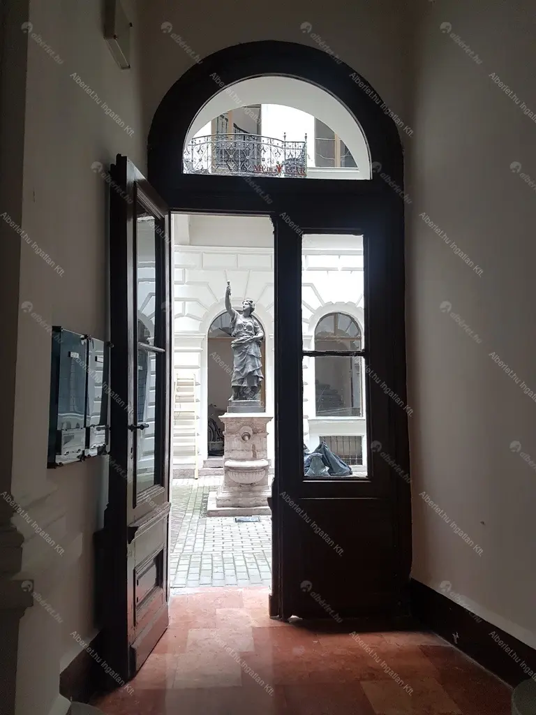 Kiadó albérlet 1047000 Ft/hó áron: Budapest, VI. kerület  Andrássy út. Mérete: 100 nm, 3 szobás | Alberlet.hu - 6687396