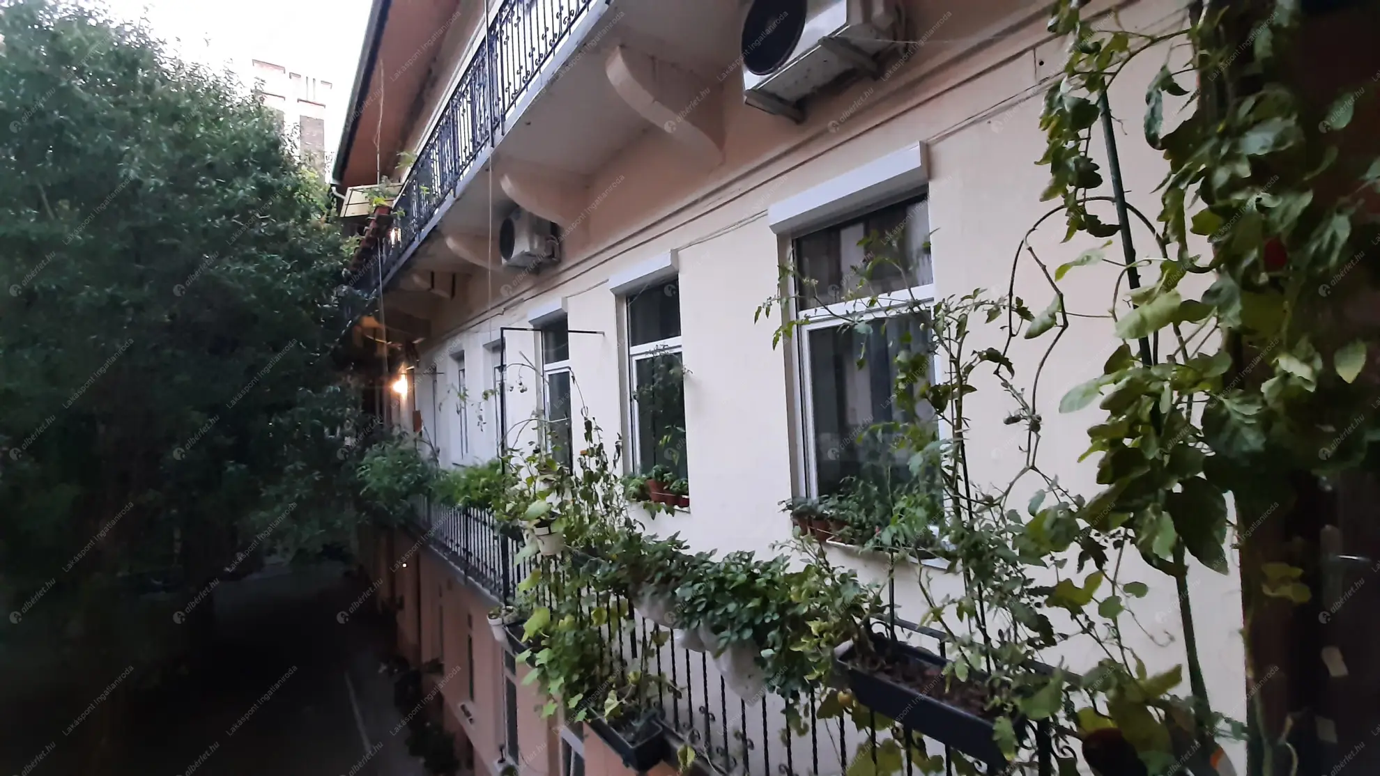 Kiadó albérlet 550000 Ft/hó áron: Budapest, VI. kerület  Andrássy út. Mérete: 100 nm, 5 szobás | Alberlet.hu - 6575674