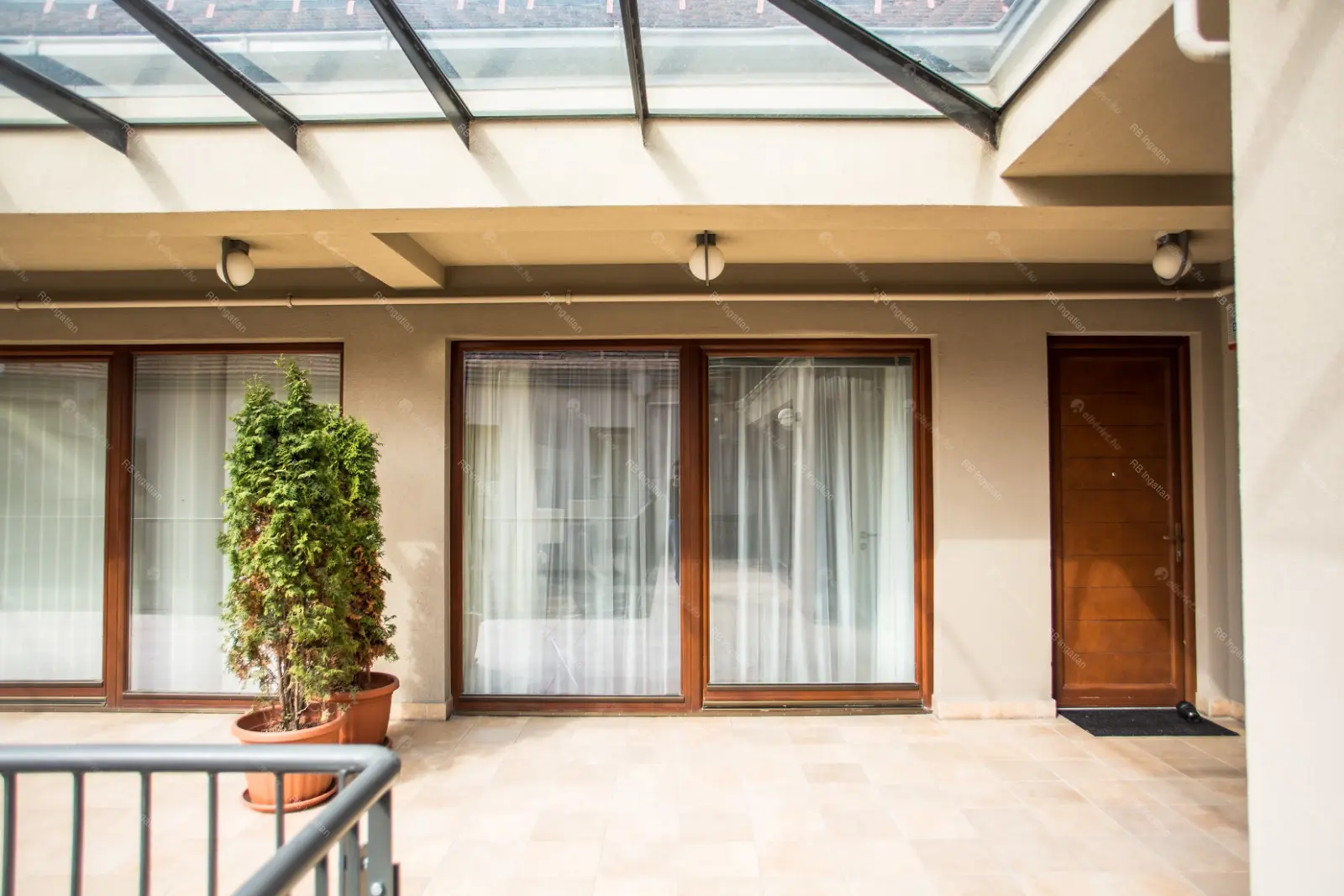 Kiadó albérlet 1054000 Ft/hó áron: Budapest, VI. kerület  Andrássy út. Mérete: 115 nm, 3 szobás | Alberlet.hu - 6698989