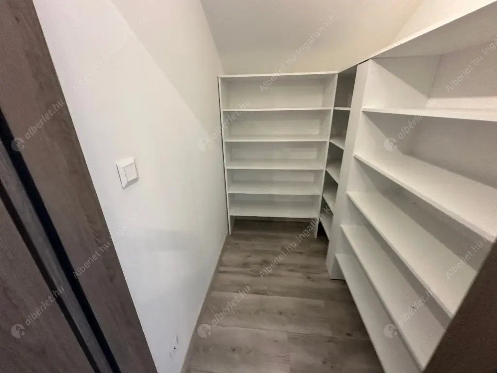 Kiadó albérlet 1081000 Ft/hó áron: Budapest, VI. kerület  Andrássy út. Mérete: 145 nm, 3 szobás | Alberlet.hu - 6615246