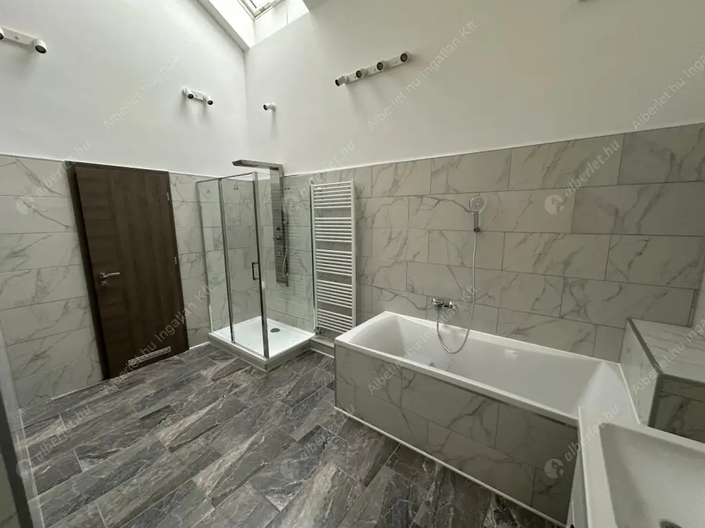 Kiadó albérlet 1081000 Ft/hó áron: Budapest, VI. kerület  Andrássy út. Mérete: 145 nm, 3 szobás | Alberlet.hu - 6615254