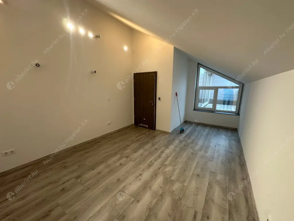 Kiadó albérlet 1081000 Ft/hó áron: Budapest, VI. kerület  Andrássy út. Mérete: 145 nm, 3 szobás | Alberlet.hu - 6615257