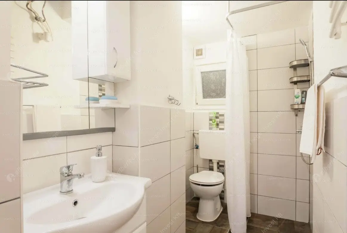 Kiadó albérlet 235000 Ft/hó áron: Budapest, VI. kerület  Andrássy út. Mérete: 20 nm, 1 szobás | Alberlet.hu - 6576103