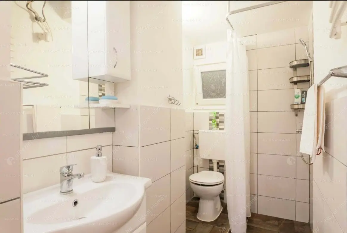 Kiadó albérlet 238000 Ft/hó áron: Budapest, VI. kerület  Andrássy út. Mérete: 20 nm, 1 szobás | Alberlet.hu - 6583107