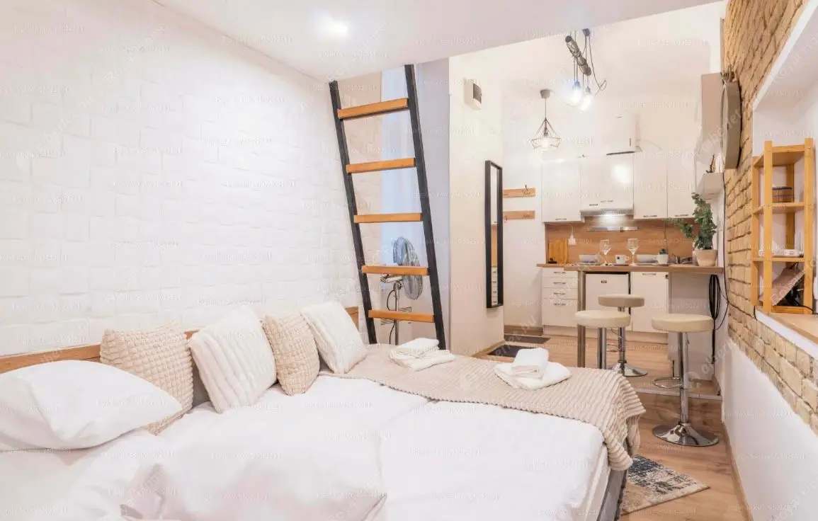 Kiadó albérlet 238000 Ft/hó áron: Budapest, VI. kerület  Andrássy út. Mérete: 20 nm, 1 szobás | Alberlet.hu - 6583108