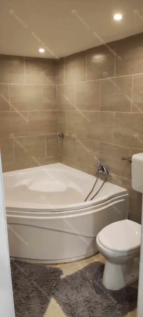 Kiadó albérlet 220000 Ft/hó áron: Budapest, VI. kerület  Andrássy út. Mérete: 26 nm, 1 szobás | Alberlet.hu - 6699850