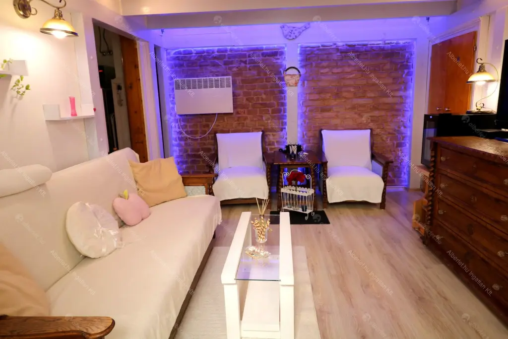 Kiadó albérlet 210000 Ft/hó áron: Budapest, VI. kerület  Andrássy út. Mérete: 35 nm, 1 szobás | Alberlet.hu - 6668512