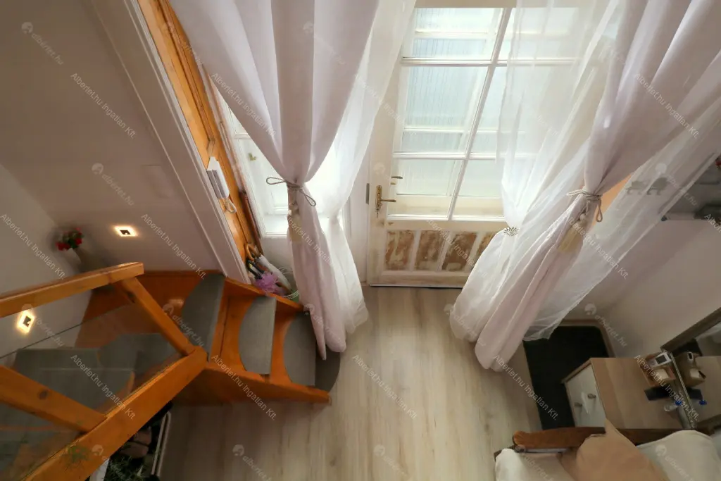 Kiadó albérlet 210000 Ft/hó áron: Budapest, VI. kerület  Andrássy út. Mérete: 35 nm, 1 szobás | Alberlet.hu - 6668514