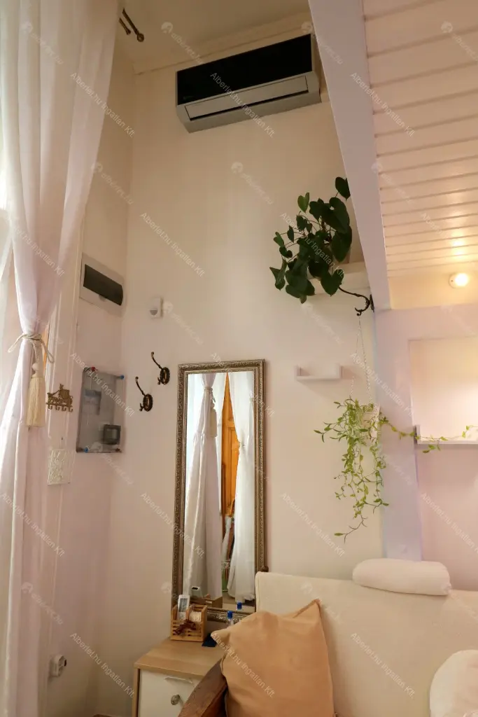 Kiadó albérlet 210000 Ft/hó áron: Budapest, VI. kerület  Andrássy út. Mérete: 35 nm, 1 szobás | Alberlet.hu - 6668520