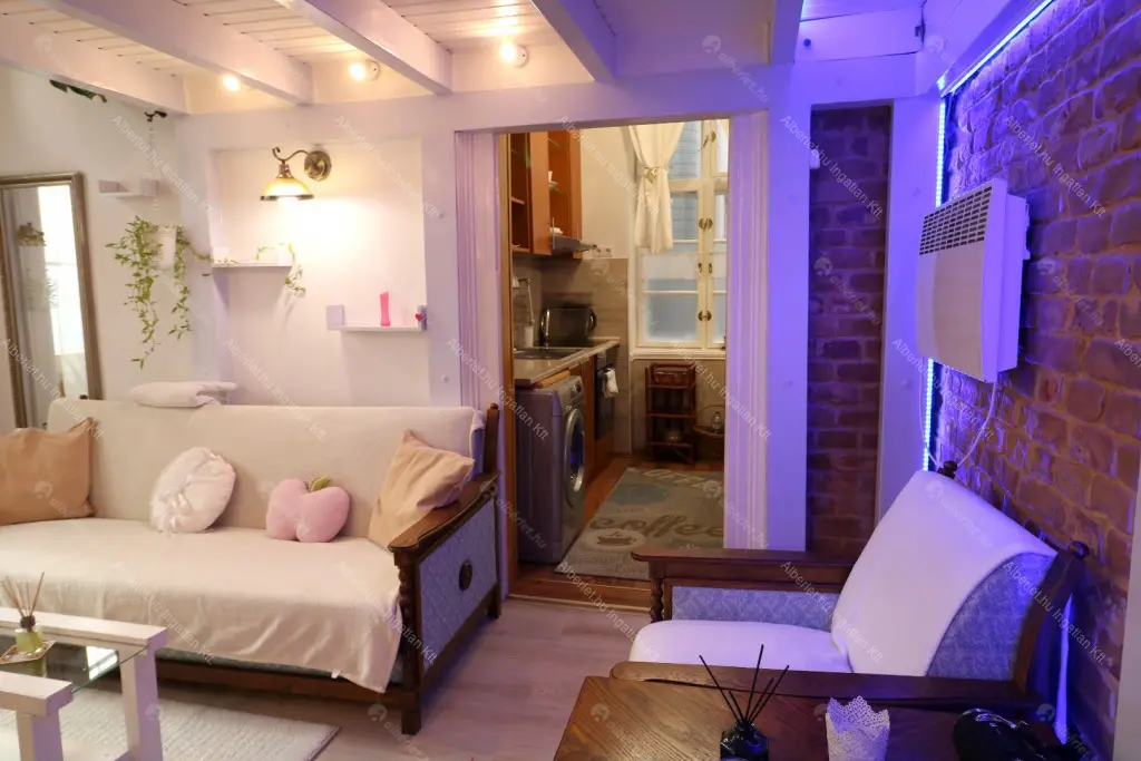 Kiadó albérlet 210000 Ft/hó áron: Budapest, VI. kerület  Andrássy út. Mérete: 35 nm, 1 szobás | Alberlet.hu - 6668521