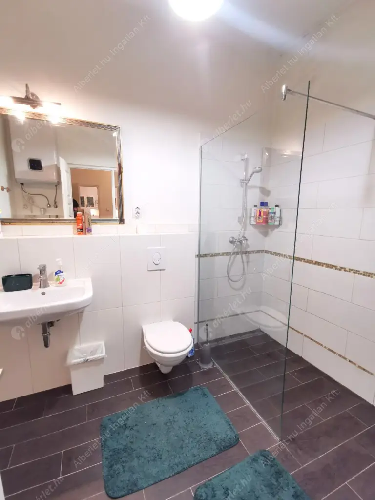 Kiadó albérlet 275000 Ft/hó áron: Budapest, VI. kerület  Andrássy út. Mérete: 40 nm, 1 szobás | Alberlet.hu - 6583005