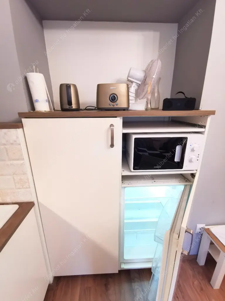 Kiadó albérlet 275000 Ft/hó áron: Budapest, VI. kerület  Andrássy út. Mérete: 40 nm, 1 szobás | Alberlet.hu - 6583010