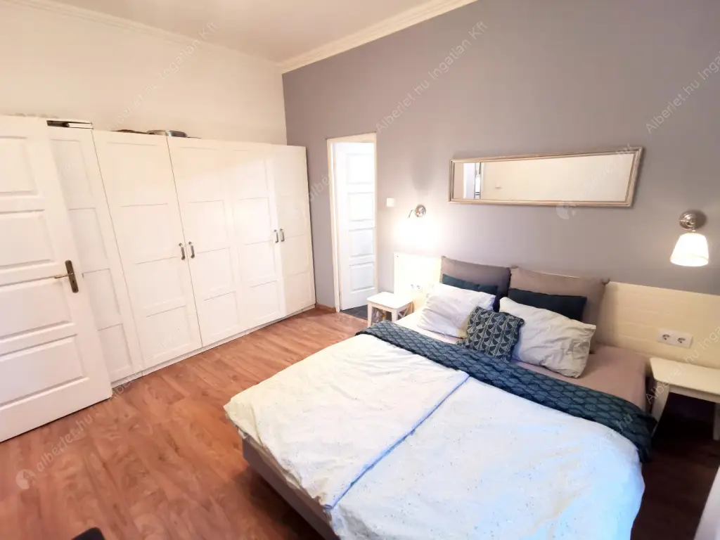 Kiadó albérlet 245000 Ft/hó áron: Budapest, VI. kerület  Andrássy út. Mérete: 40 nm, 1 szobás | Alberlet.hu - 6631815