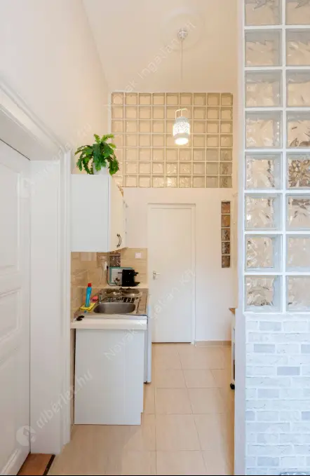 Kiadó albérlet 230000 Ft/hó áron: Budapest, VI. kerület  Andrássy út. Mérete: 42 nm, 1 szobás | Alberlet.hu - 6630603