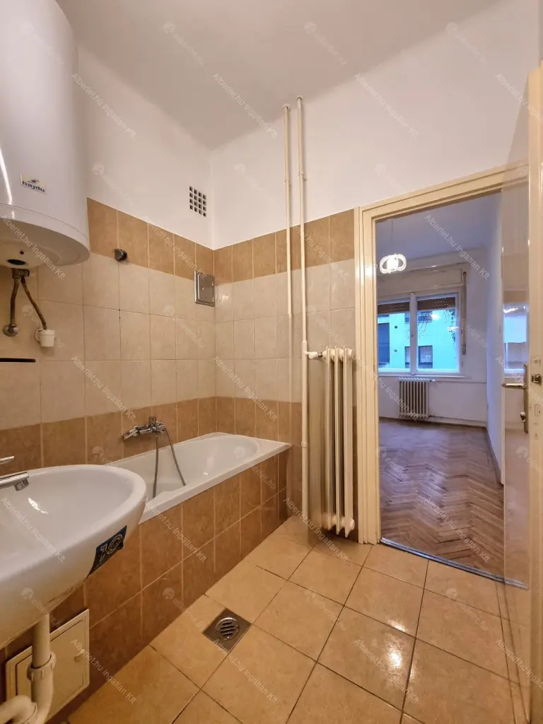 Kiadó albérlet 219000 Ft/hó áron: Budapest, VI. kerület  Andrássy út. Mérete: 45 nm, 2 szobás | Alberlet.hu - 6653010