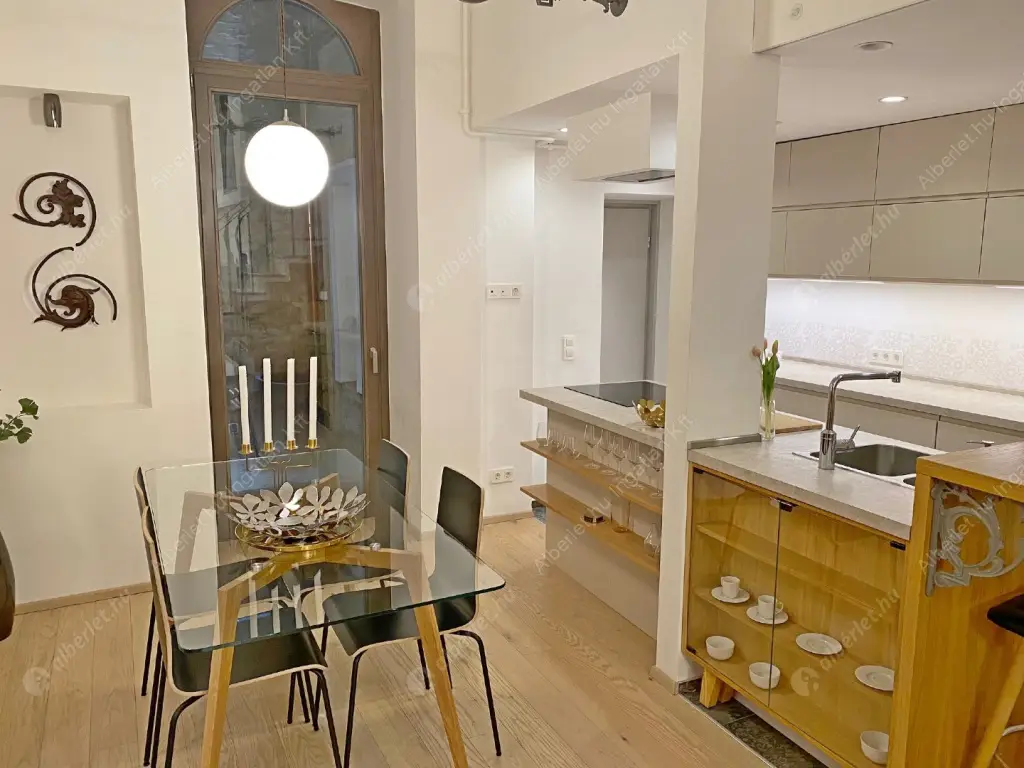 Kiadó albérlet 360000 Ft/hó áron: Budapest, VI. kerület  Andrássy út. Mérete: 51 nm, 1 szobás | Alberlet.hu - 6519432