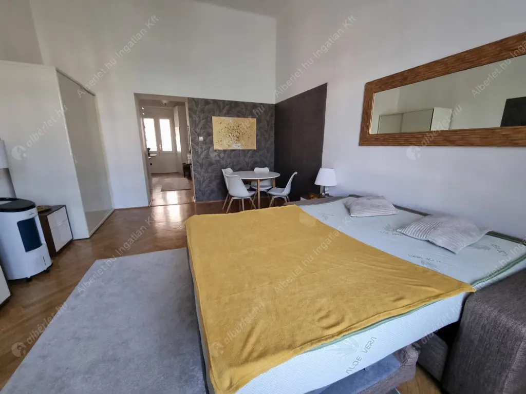 Kiadó albérlet 299000 Ft/hó áron: Budapest, VI. kerület  Andrássy út. Mérete: 57 nm, 1 szobás | Alberlet.hu - 6558463