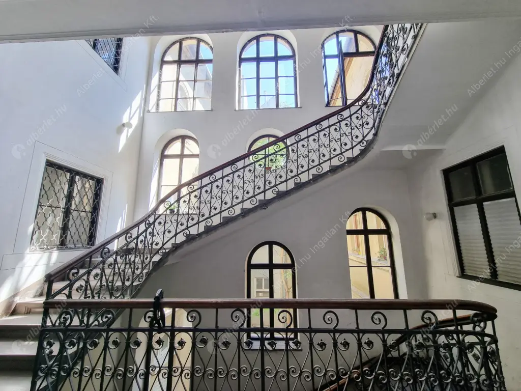 Kiadó albérlet 299000 Ft/hó áron: Budapest, VI. kerület  Andrássy út. Mérete: 57 nm, 1 szobás | Alberlet.hu - 6558475