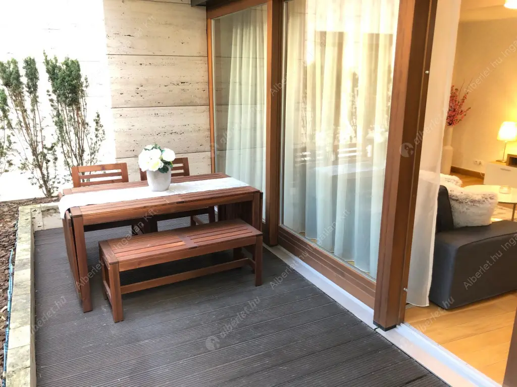 Kiadó albérlet 369000 Ft/hó áron: Budapest, VI. kerület  Andrássy út. Mérete: 57 nm, 1 szobás | Alberlet.hu - 6517700