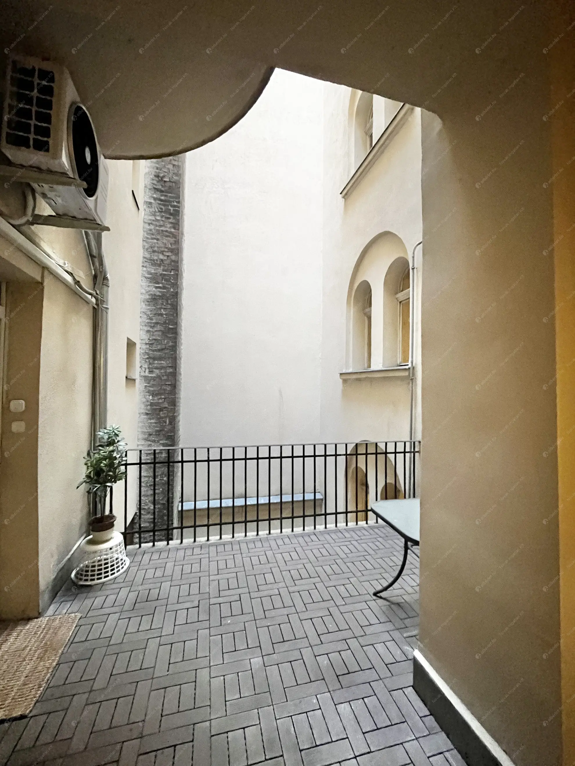 Kiadó albérlet 300000 Ft/hó áron: Budapest, VI. kerület  Andrássy út. Mérete: 64 nm, 2 szobás | Alberlet.hu - 6600269