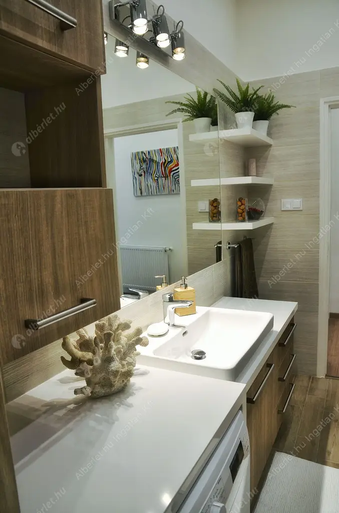 Kiadó albérlet 380000 Ft/hó áron: Budapest, VI. kerület  Andrássy út. Mérete: 70 nm, 2 szobás | Alberlet.hu - 6519769