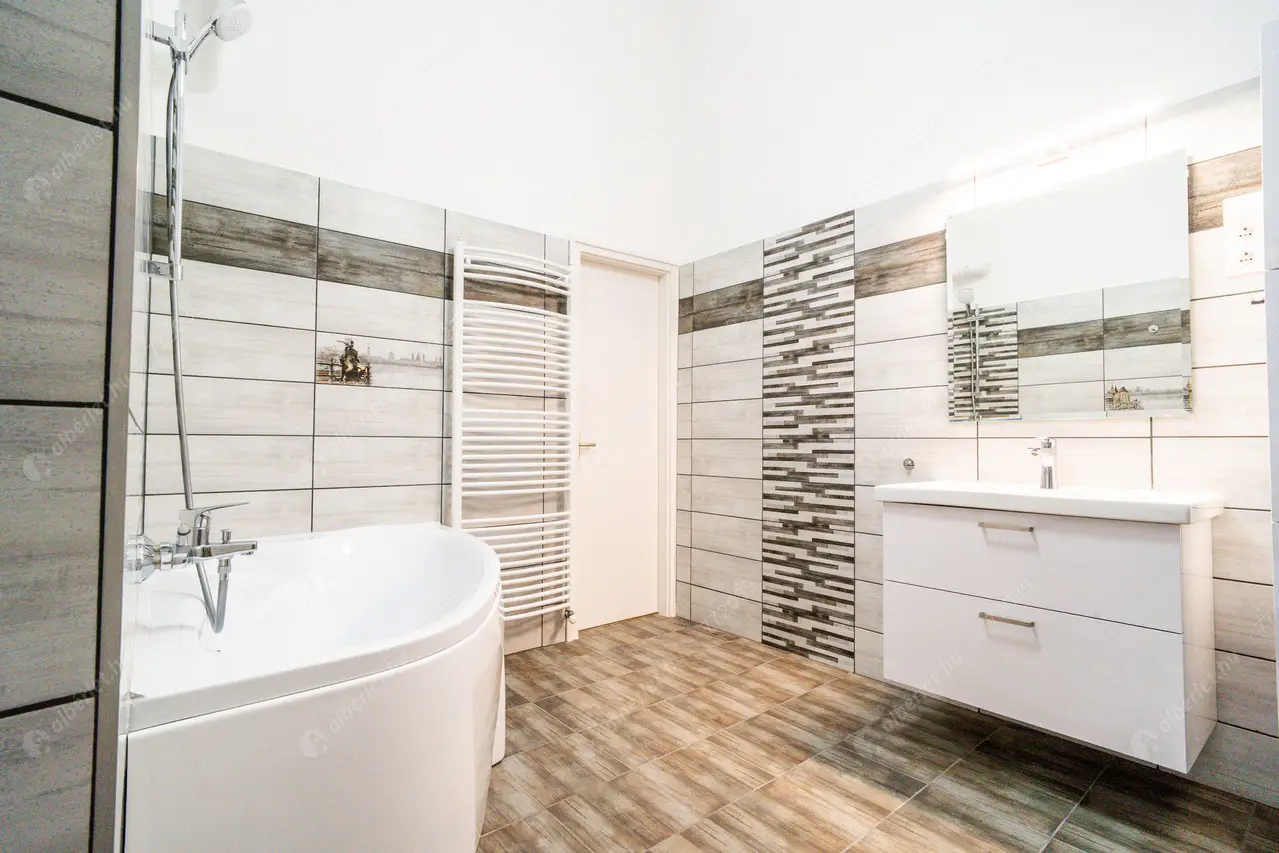 Kiadó albérlet 300000 Ft/hó áron: Budapest, VI. kerület  Andrássy út. Mérete: 75 nm, 2 szobás | Alberlet.hu - 6602549