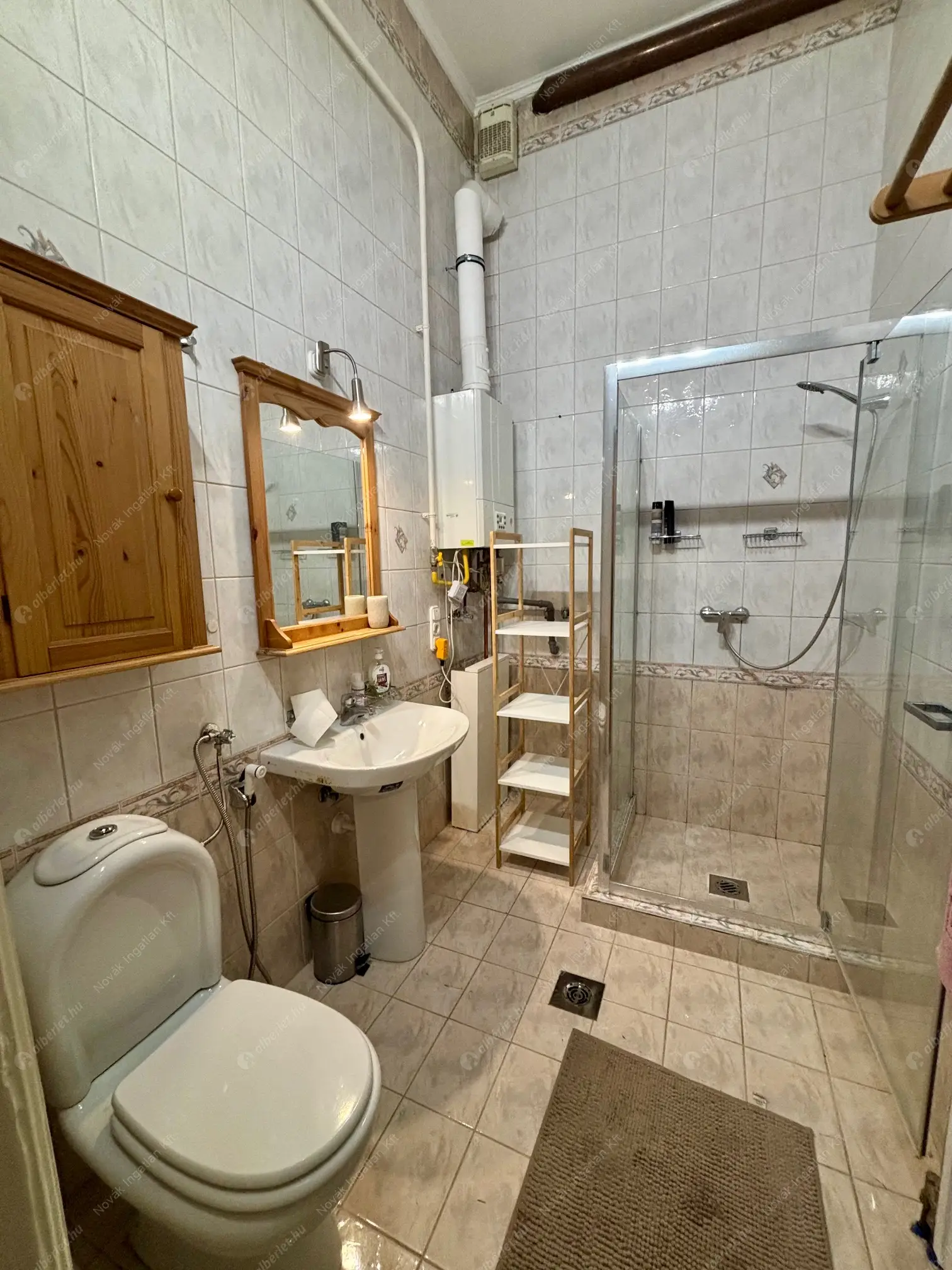 Kiadó albérlet 430000 Ft/hó áron: Budapest, VI. kerület  Andrássy út. Mérete: 77 nm, 3 szobás | Alberlet.hu - 6556896