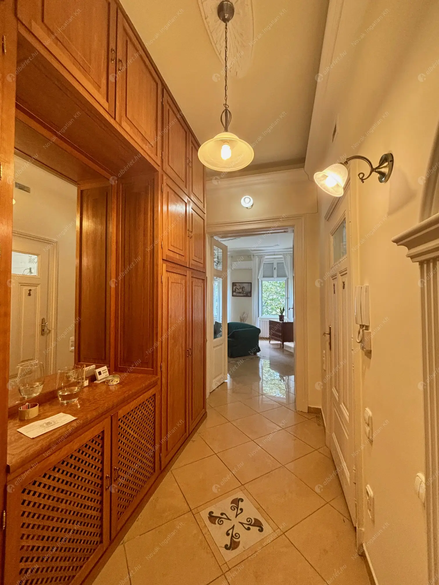 Kiadó albérlet 430000 Ft/hó áron: Budapest, VI. kerület  Andrássy út. Mérete: 77 nm, 3 szobás | Alberlet.hu - 6556897