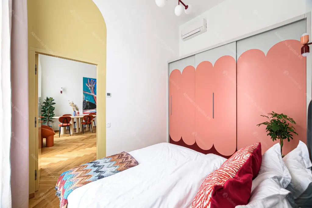 Kiadó albérlet 928000 Ft/hó áron: Budapest, VI. kerület  Andrássy út. Mérete: 77 nm, 3 szobás | Alberlet.hu - 6691216