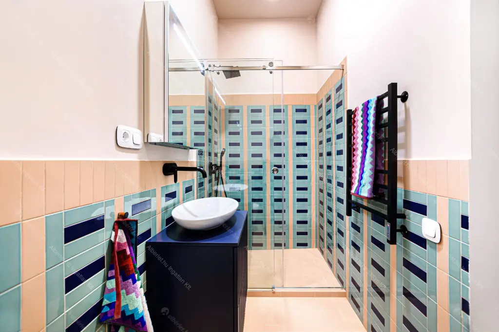 Kiadó albérlet 928000 Ft/hó áron: Budapest, VI. kerület  Andrássy út. Mérete: 77 nm, 3 szobás | Alberlet.hu - 6691223