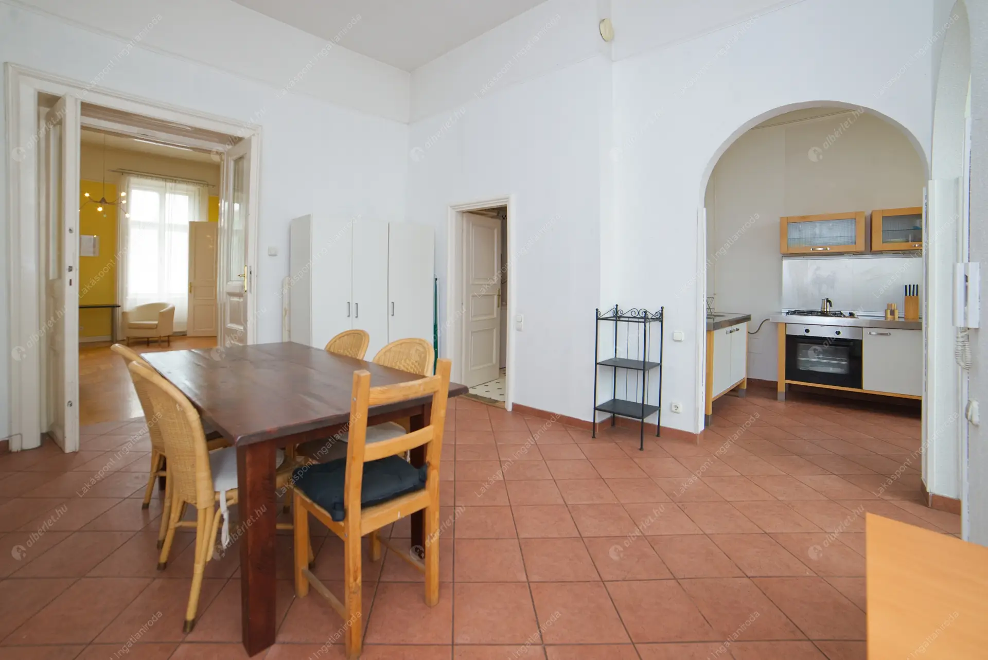 Kiadó albérlet 281000 Ft/hó áron: Budapest, VI. kerület  Andrássy út. Mérete: 80 nm, 2 szobás | Alberlet.hu - 6587487