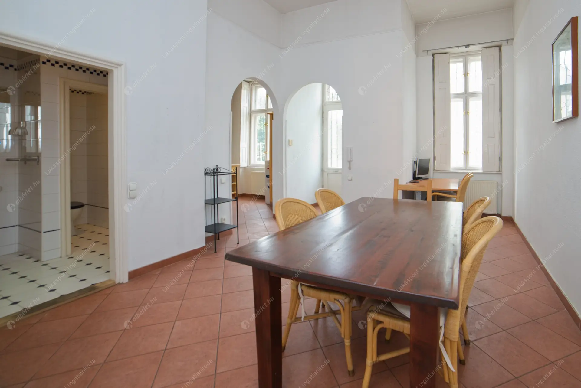 Kiadó albérlet 281000 Ft/hó áron: Budapest, VI. kerület  Andrássy út. Mérete: 80 nm, 2 szobás | Alberlet.hu - 6587489