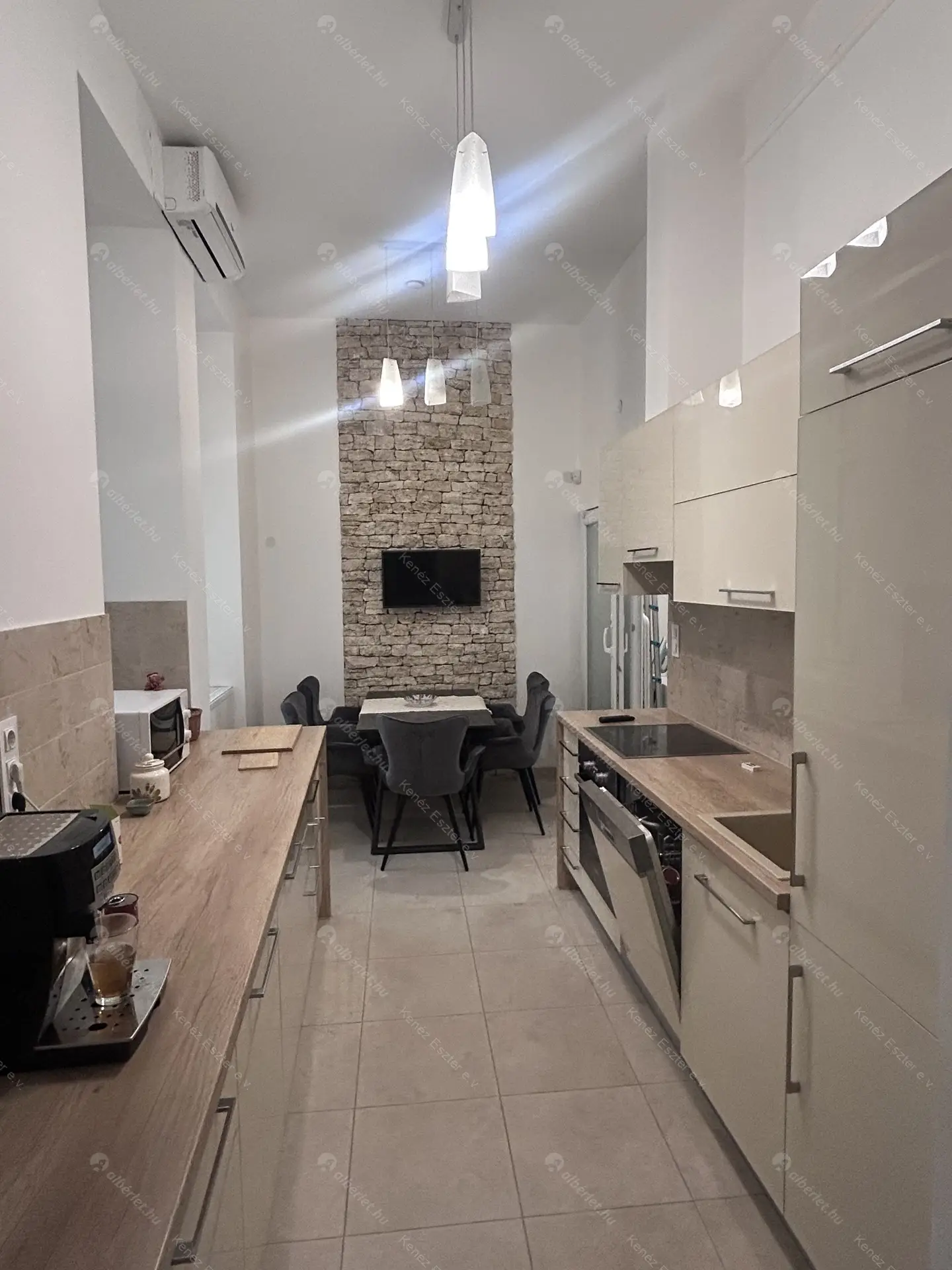 Kiadó albérlet 790000 Ft/hó áron: Budapest, VI. kerület  Andrássy út. Mérete: 80 nm, 2 szobás | Alberlet.hu - 6491472