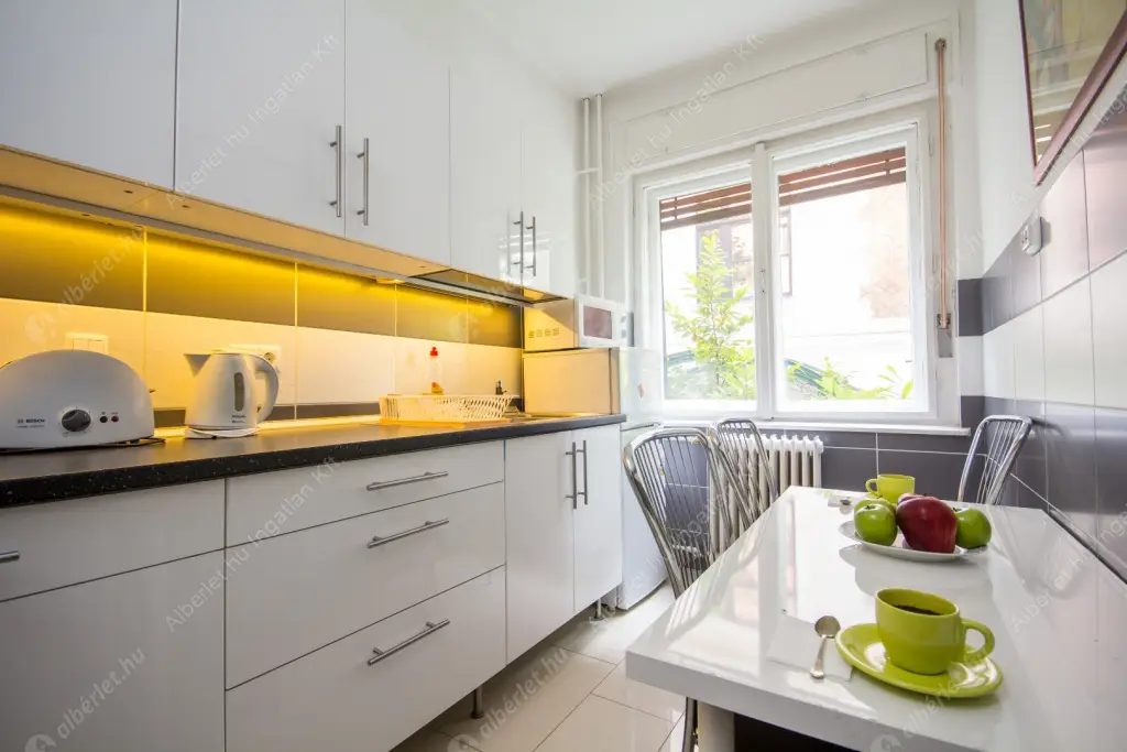 Kiadó albérlet 359000 Ft/hó áron: Budapest, VI. kerület  Andrássy út. Mérete: 80 nm, 3 szobás | Alberlet.hu - 6625711