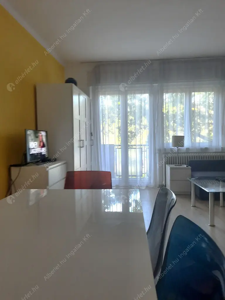 Kiadó albérlet 359000 Ft/hó áron: Budapest, VI. kerület  Andrássy út. Mérete: 80 nm, 3 szobás | Alberlet.hu - 6625716