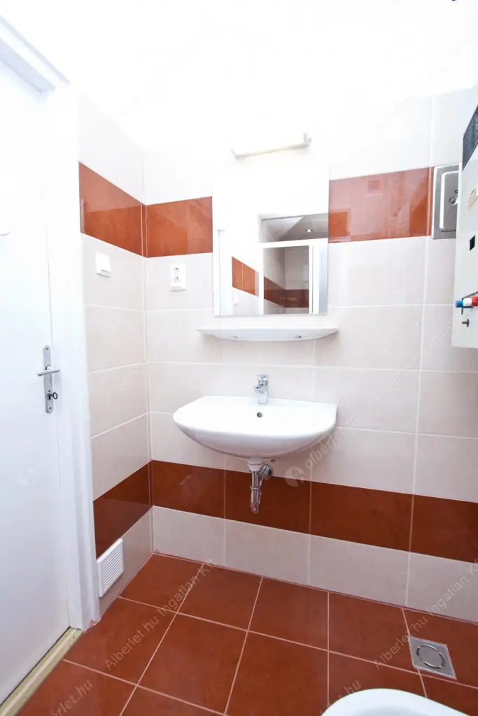 Kiadó albérlet 359000 Ft/hó áron: Budapest, VI. kerület  Andrássy út. Mérete: 80 nm, 3 szobás | Alberlet.hu - 6625718