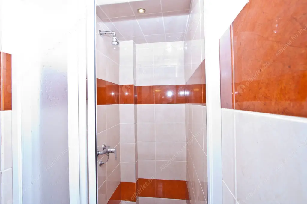 Kiadó albérlet 359000 Ft/hó áron: Budapest, VI. kerület  Andrássy út. Mérete: 80 nm, 3 szobás | Alberlet.hu - 6625721