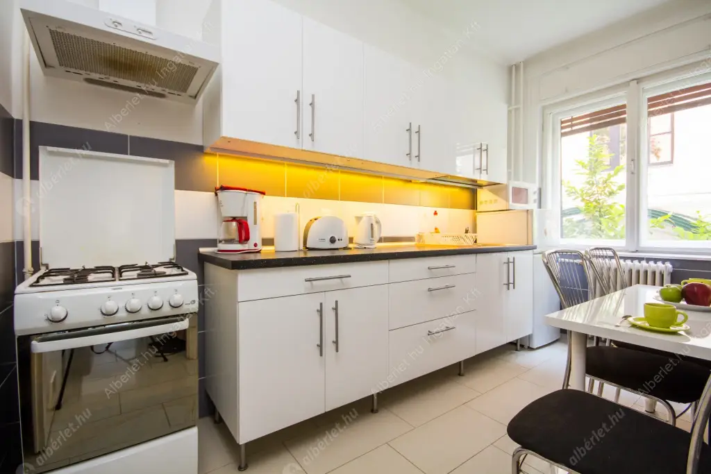 Kiadó albérlet 359000 Ft/hó áron: Budapest, VI. kerület  Andrássy út. Mérete: 80 nm, 3 szobás | Alberlet.hu - 6625723