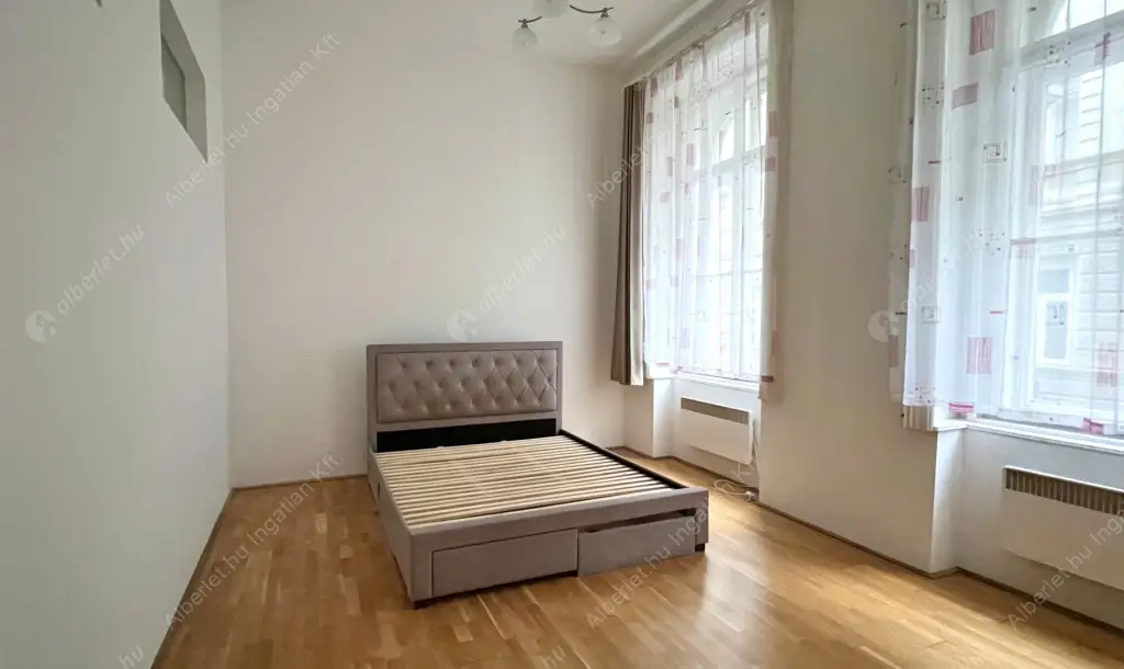 Kiadó albérlet 370000 Ft/hó áron: Budapest, VI. kerület  Andrássy út. Mérete: 90 nm, 3 szobás | Alberlet.hu - 6525072