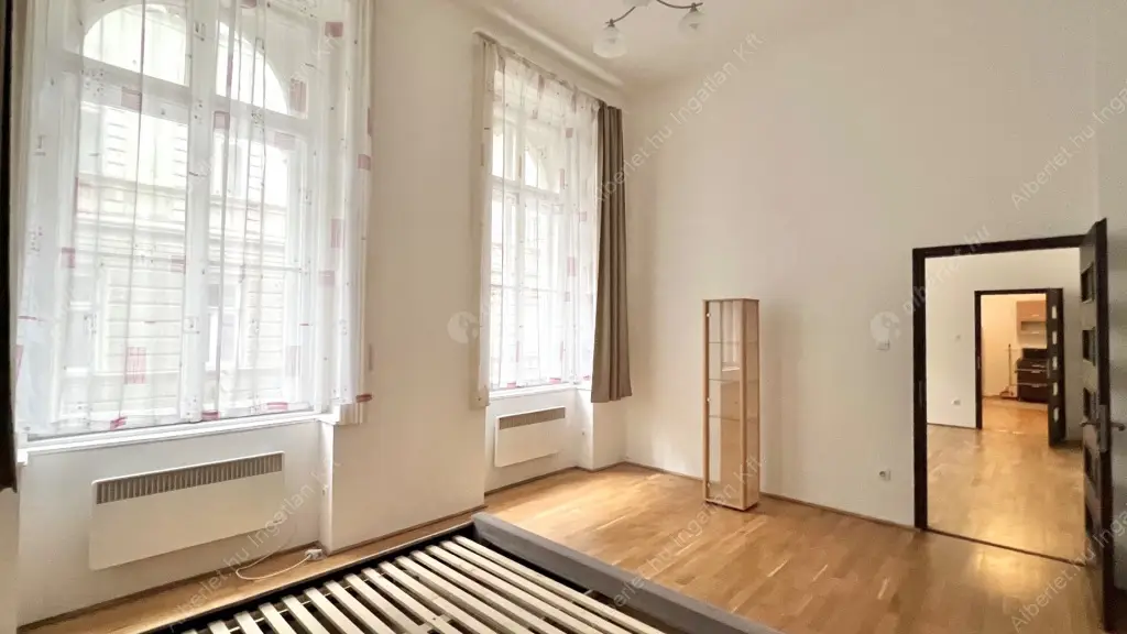 Kiadó albérlet 370000 Ft/hó áron: Budapest, VI. kerület  Andrássy út. Mérete: 90 nm, 3 szobás | Alberlet.hu - 6614109