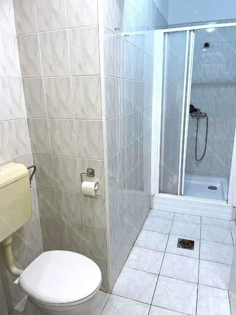 Kiadó albérlet 300000 Ft/hó áron: Budapest, VI. kerület  Andrássy út. Mérete: 90 nm, 2 szobás | Alberlet.hu - 6708856