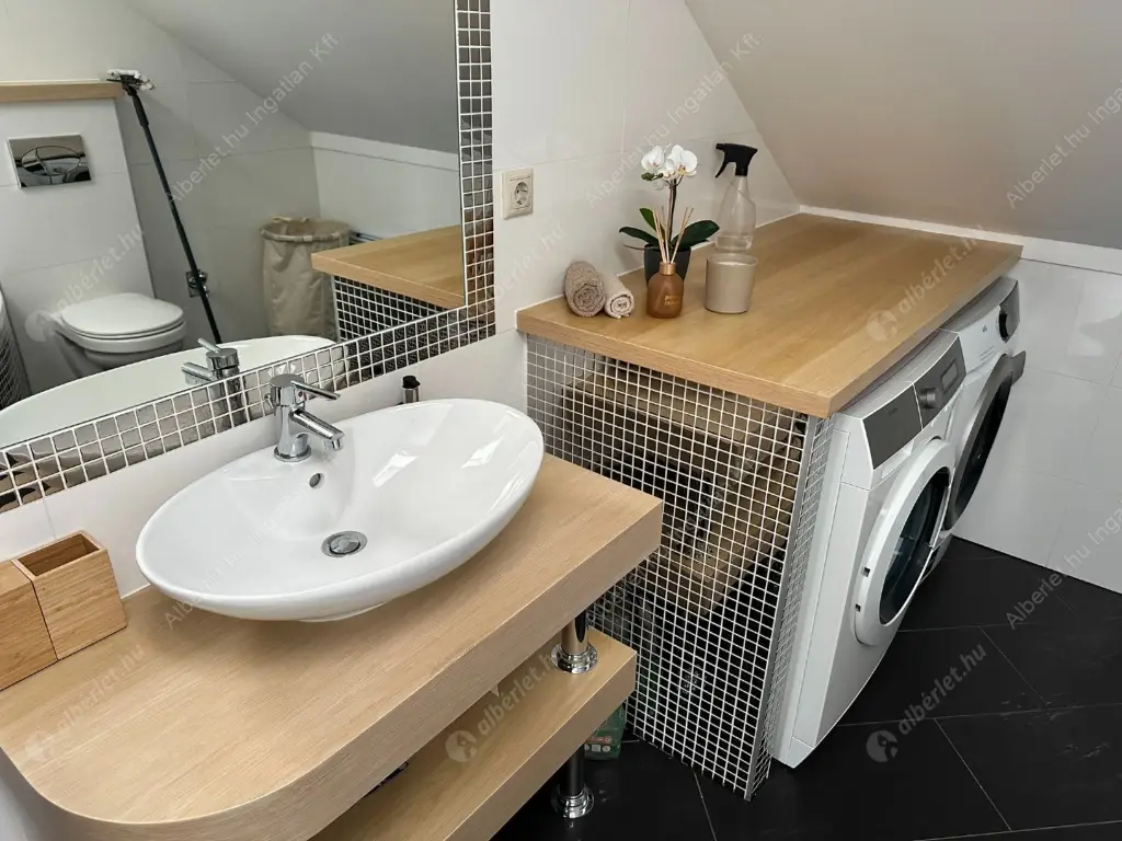 Kiadó albérlet 699000 Ft/hó áron: Budapest, VI. kerület  Andrássy út. Mérete: 97 nm, 3 szobás | Alberlet.hu - 6563901