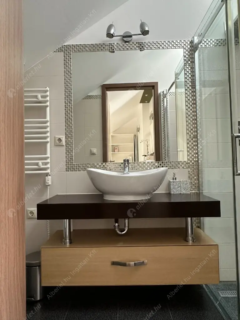 Kiadó albérlet 699000 Ft/hó áron: Budapest, VI. kerület  Andrássy út. Mérete: 97 nm, 3 szobás | Alberlet.hu - 6563910