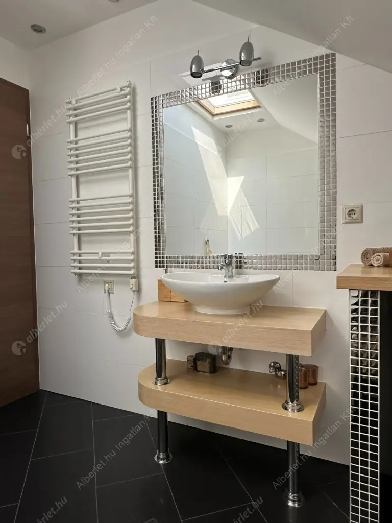 Kiadó albérlet 699000 Ft/hó áron: Budapest, VI. kerület  Andrássy út. Mérete: 97 nm, 3 szobás | Alberlet.hu - 6563911