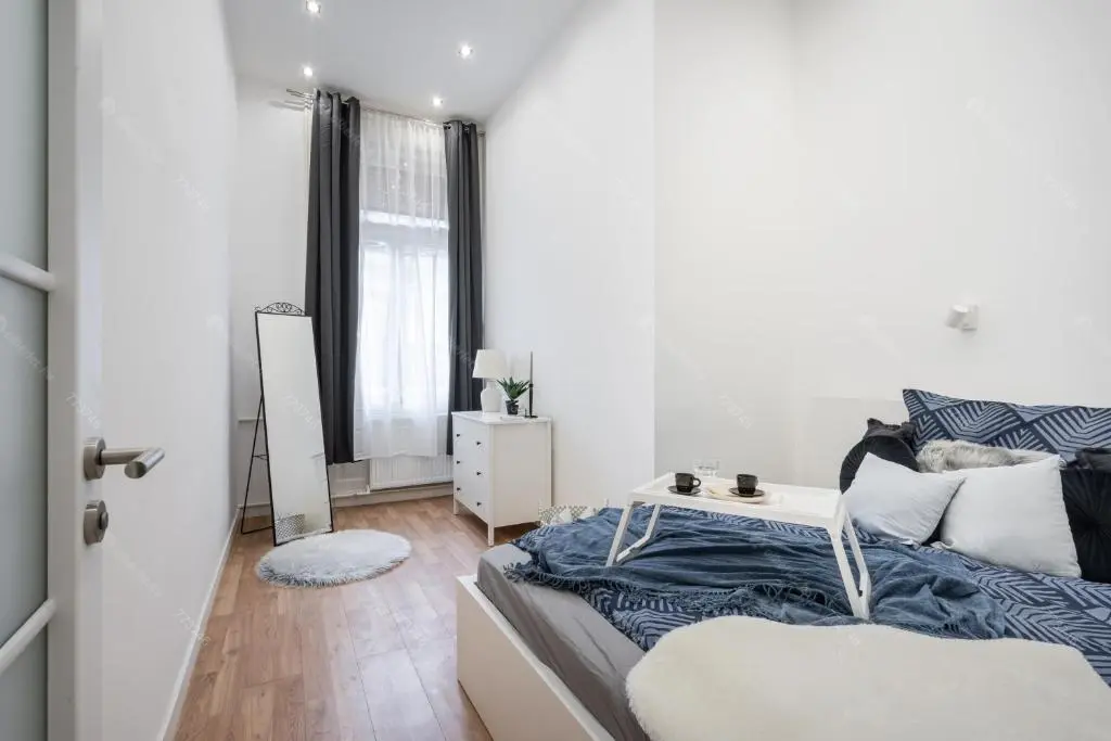 Kiadó albérlet 250000 Ft/hó áron: Budapest, VI. kerület   Anker köz . Mérete: 20 nm,  szobás | Alberlet.hu - 6636235