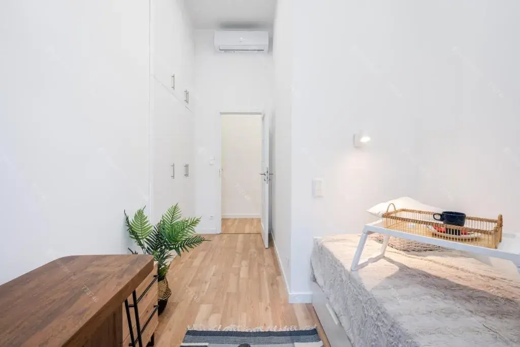 Kiadó albérlet 250000 Ft/hó áron: Budapest, VI. kerület   Anker köz . Mérete: 20 nm,  szobás | Alberlet.hu - 6641108